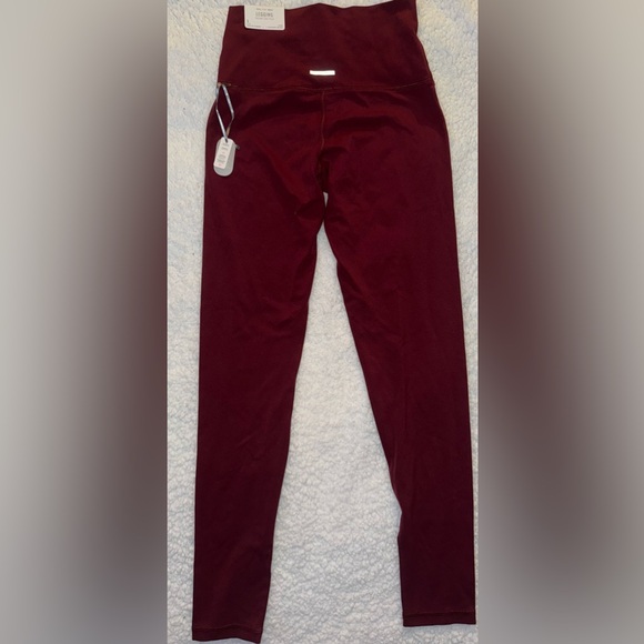 AERIE PLAY REAL ME HIGH WAISTED 7/8 LEGGING
Size:Small Color:Burgendy/Black. - Picture 8 of 10